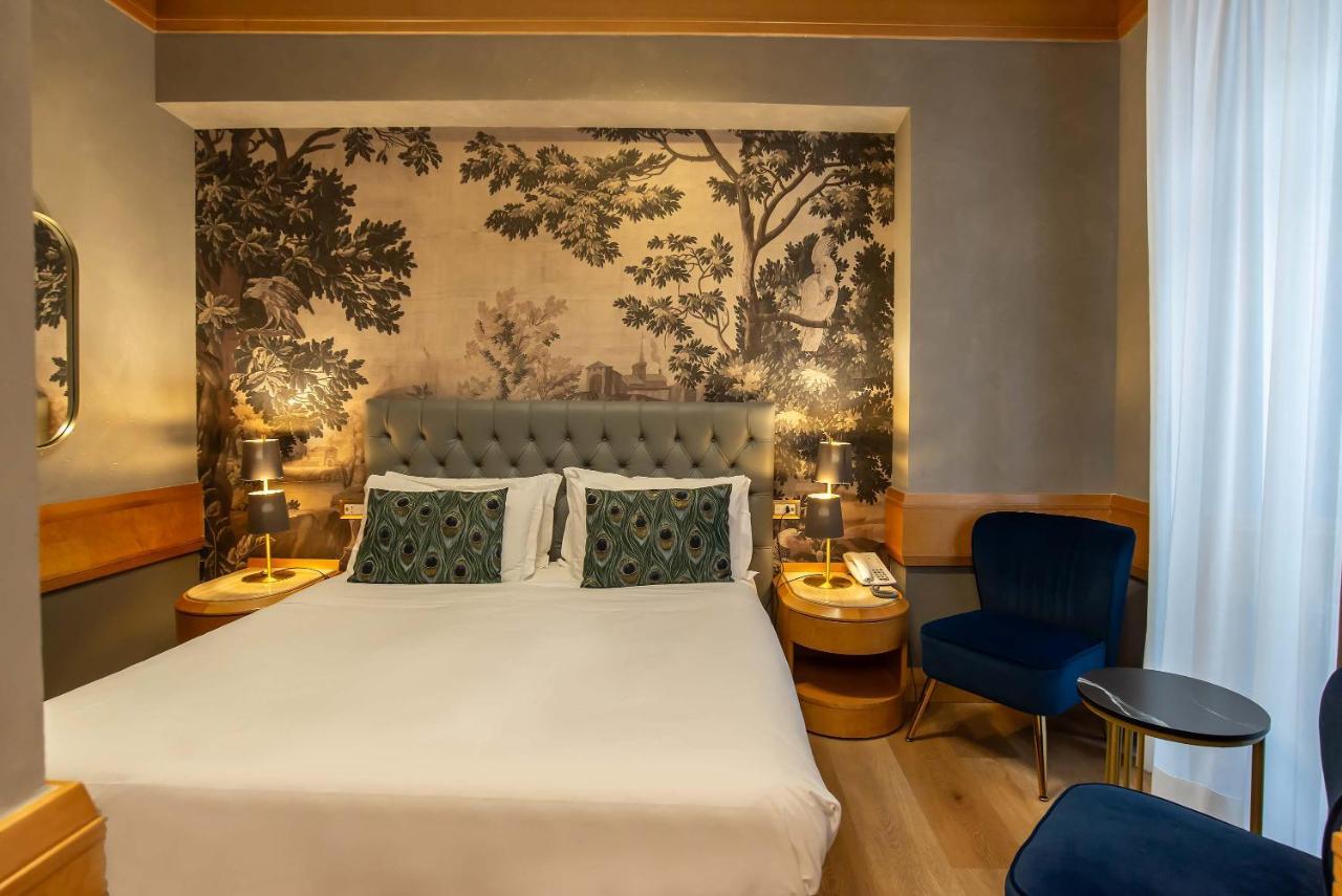 White Hotel Rom